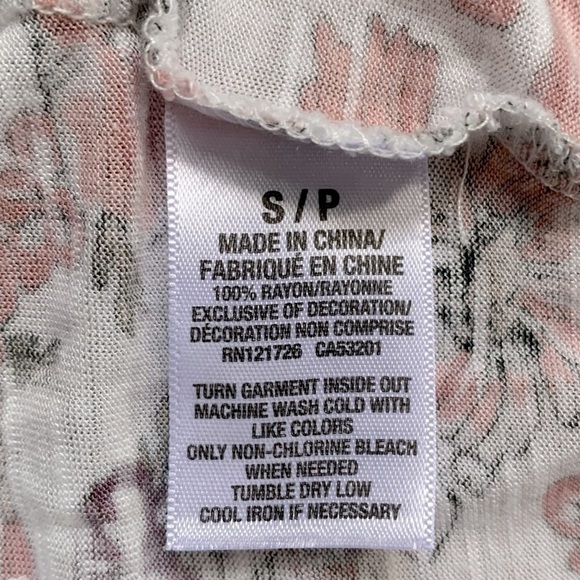 Aeropostale Cold Shoulder Floral Top - Picture 6 of 6